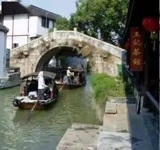 俄军一架伊尔-76运输机坠毁，机上载有65名乌军战俘